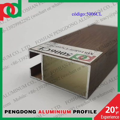 0.15mm T5 temperano i profili di alluminio di rivestimento del legno per le serie L20 L25 L32 L5000 della Bolivia