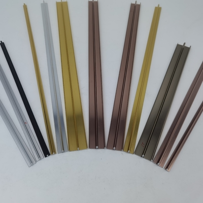 I profili di alluminio che lucidano le mattonelle di bordo decorative sistemano il colore popolare dell'oro e dell'argento