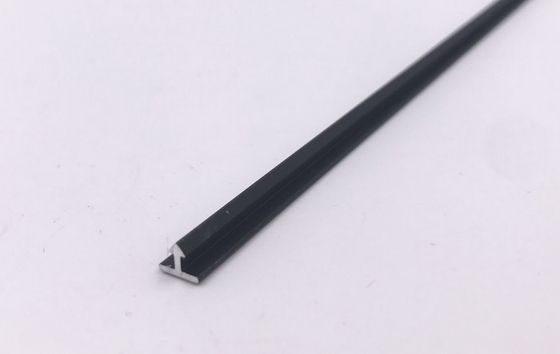 6mm T modellano la tolleranza anodizzata d'argento 0.12mm delle estrusioni di alluminio della disposizione