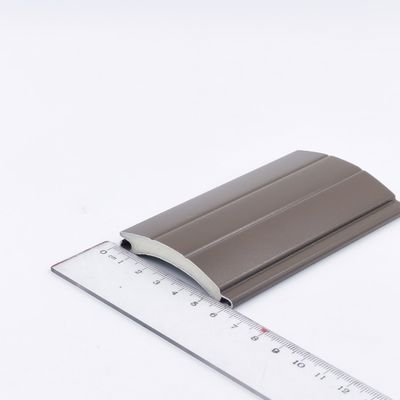 Prezzo buono Profili di alluminio dell'estrusione del grano del rullo della stecca di legno dell'otturatore per la porta del garage in linea