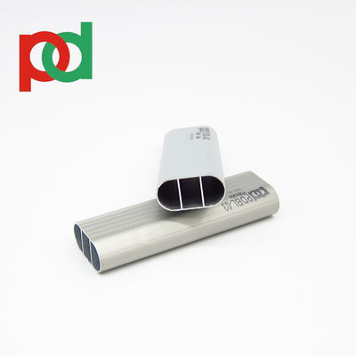 Servizio di taglio personalizzabile Profilli in alluminio di colore di grano di legno per armadio Cornice di porta scorrevole Righe di rotaia in alto in basso