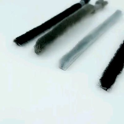 Prezzo buono La porta personalizzabile del PVC applica guarnizione di tenuta alla guarnizione inferiore insonorizzata del palladio in linea